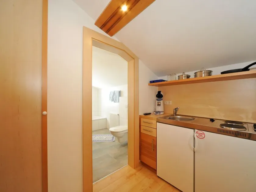 Studio, bathtub, south - Pension-Appartements Bergkristall - Image 1