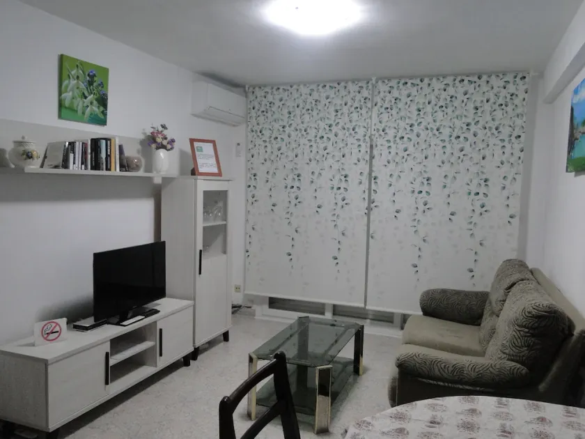 APARTAMENTO T AGRADÁVEL 60m² em MARBELLA 4 PESSOAS E PRAIA 20min a pé - Image 1