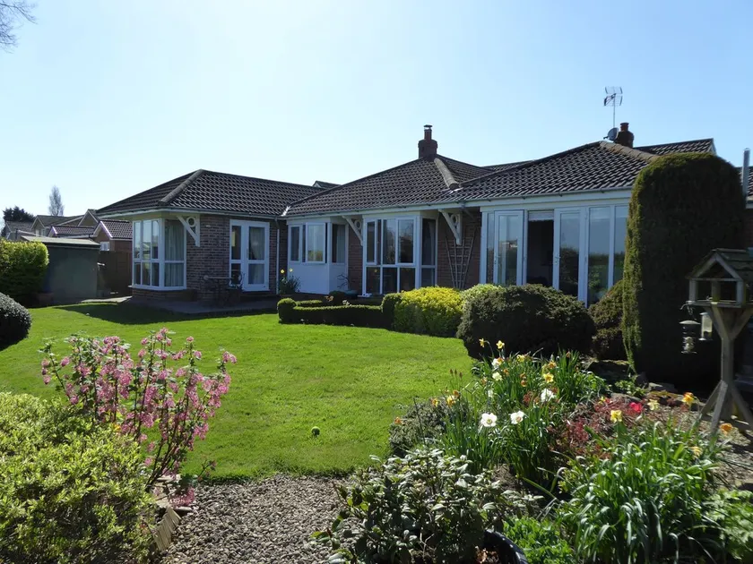 Beautiful selfcontained annexe situated on the edge of the historical city York - Image 1