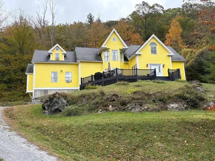Canary Lodge - Berkshires Mountain Retreat - 6 Guests - Image 1