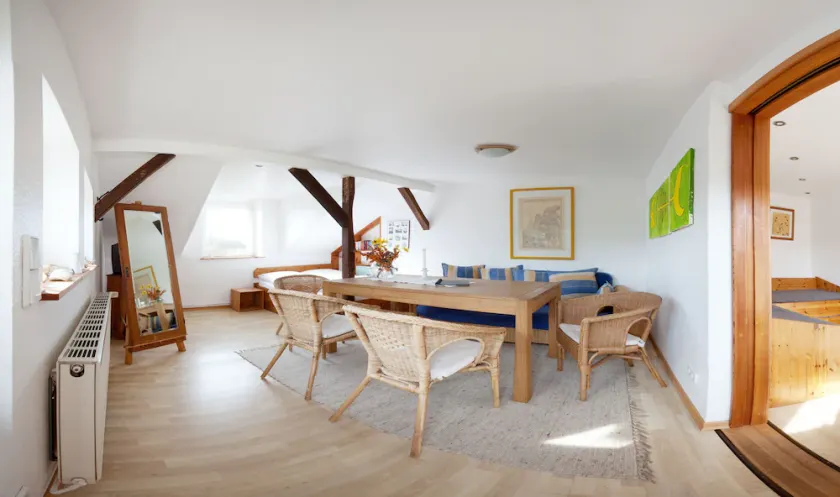 Apartment with a large terrace - Image 1