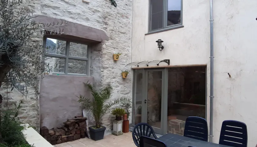 Comfortable village house with terrace. - Image 1