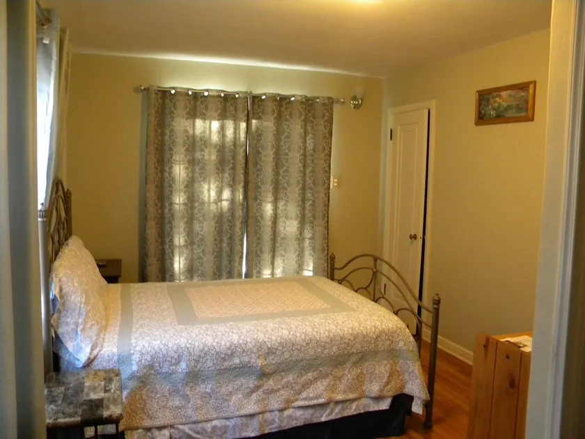 Chambre confortable avec entrée privée, sdb et à proximité du lac Michigan Vue - Image 1
