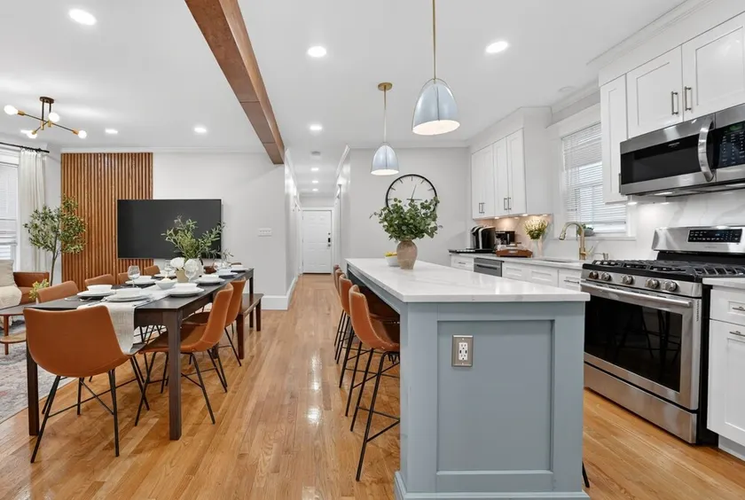 Open 3BR Boston near train + yard+ parking - Image 1
