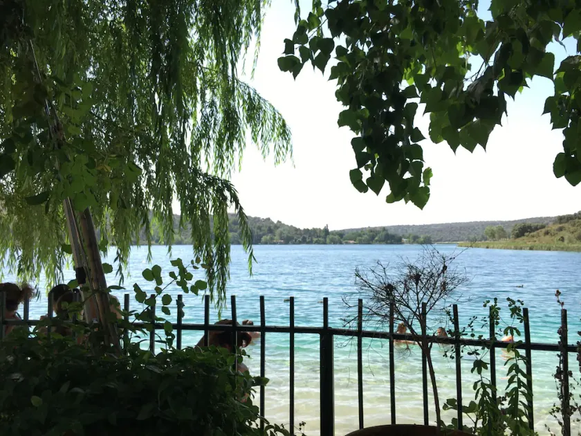 Villa with Garden and Fireplace overlooking the Colgada de Ruidera Lagoon - Image 1