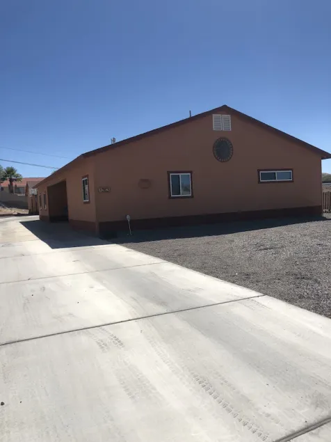 Spacious House close to Laughlin, Lake and River - lots of parking. - Image 1