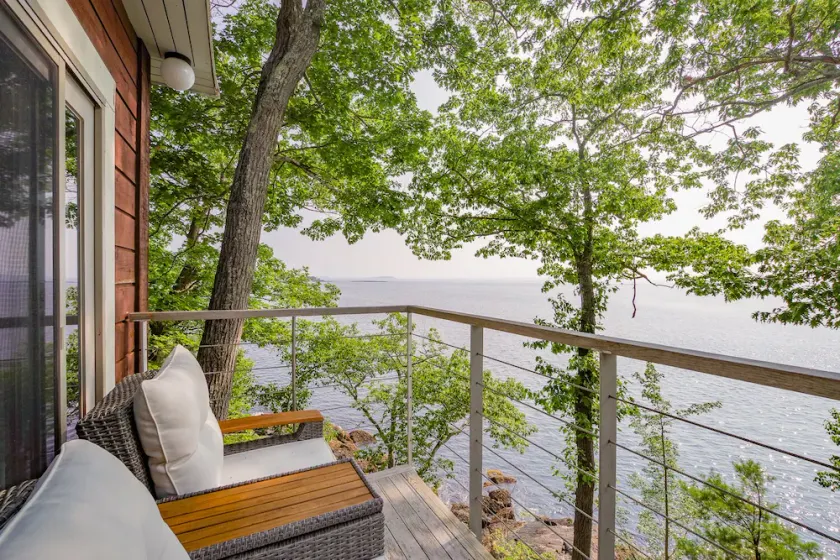 Ocean Side Deck House - Image 1