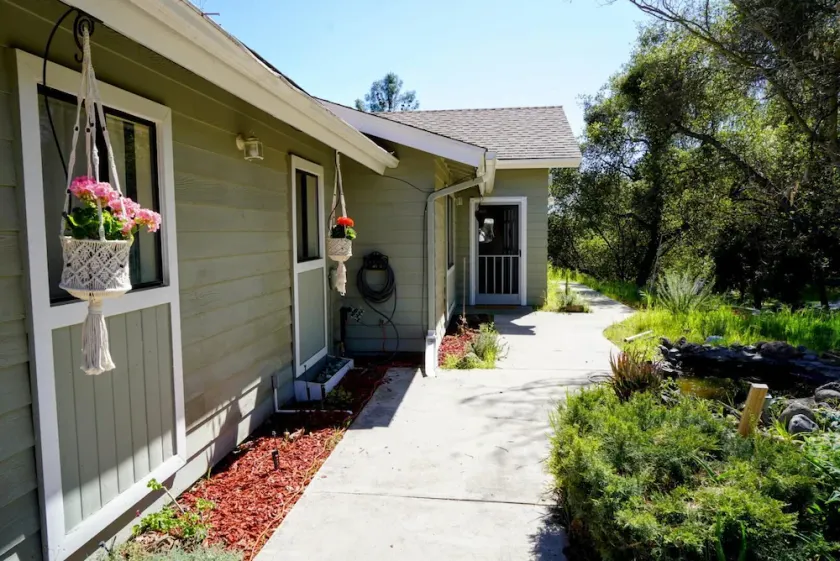 The Sanctuary near Yosemite with hot tub!!! - Image 1