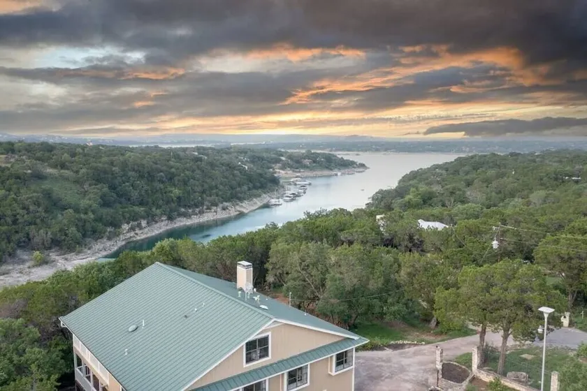 3-Story Lake View Home , Game Room , Sleeps 14!!!! - Image 1