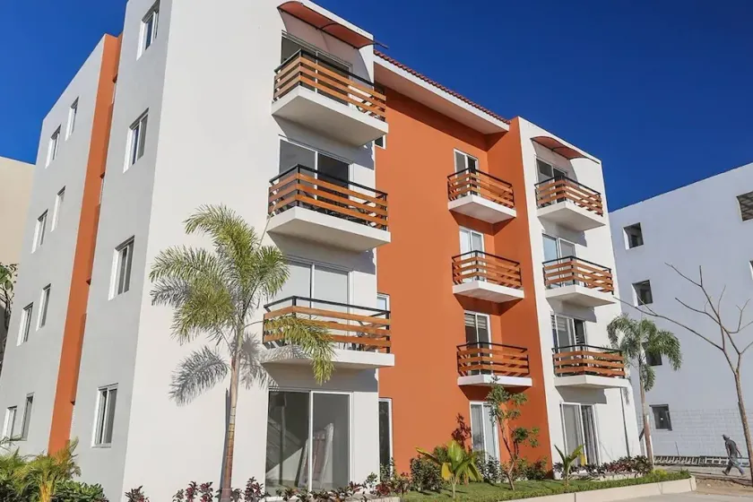 PROMOTION condo equipe avec jacuzzi et piscine - Image 1