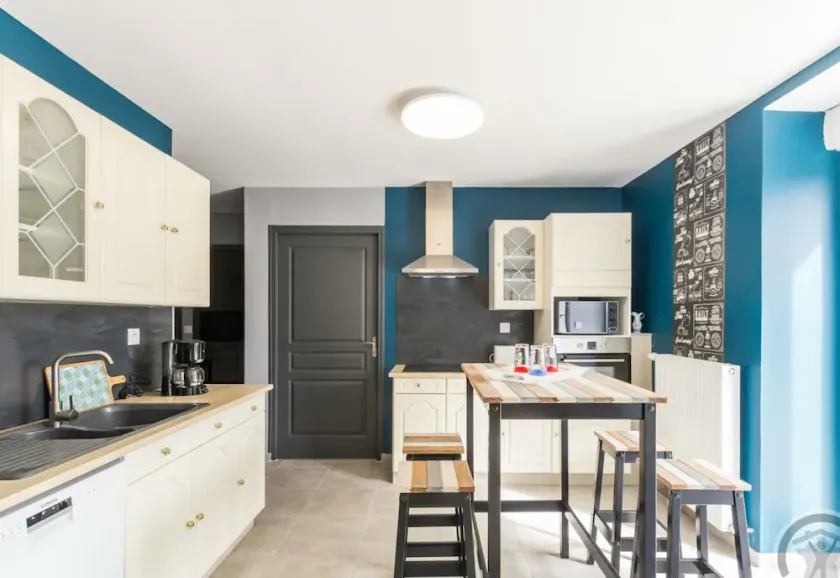Charmante maison familiale avec terrasse en Normandie - Image 1