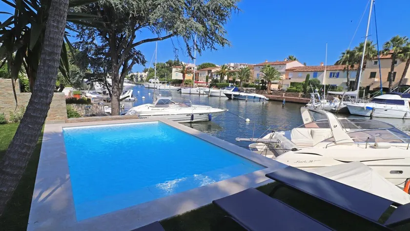 HEAVENY 5* LUXURY Villa, HEATED ALL YEAR ROUND POOL, AMARRAGE & GARDEN - Image 1
