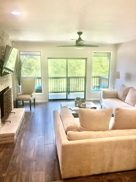 Experience Lakeview Luxury: Newly Updated Condo with Private Boat Dock  - Image 1