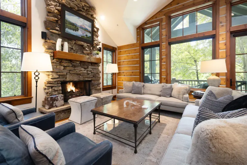 Luxury Ski in Out, Walk to Ritz Carlton, Air conditioned, Private Hot Tub, Pool! - Image 1