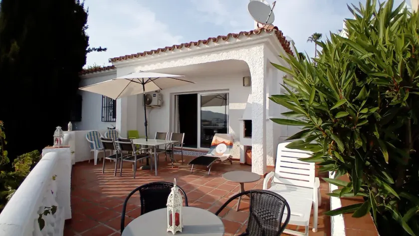 Villa with ocean views, 5 minutes from the beaches, featuring a large shared private pool - Image 1