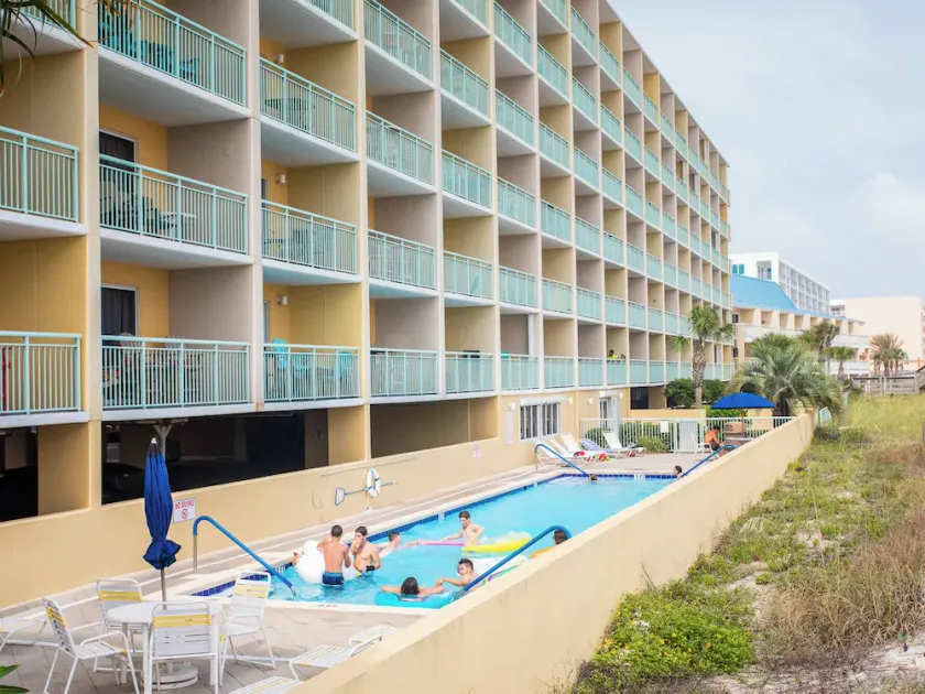Pelican Isle 611 - Image 1