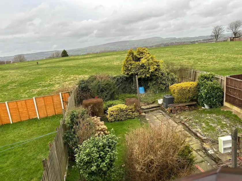 Stunning 3-bed House in Burnley - Image 1