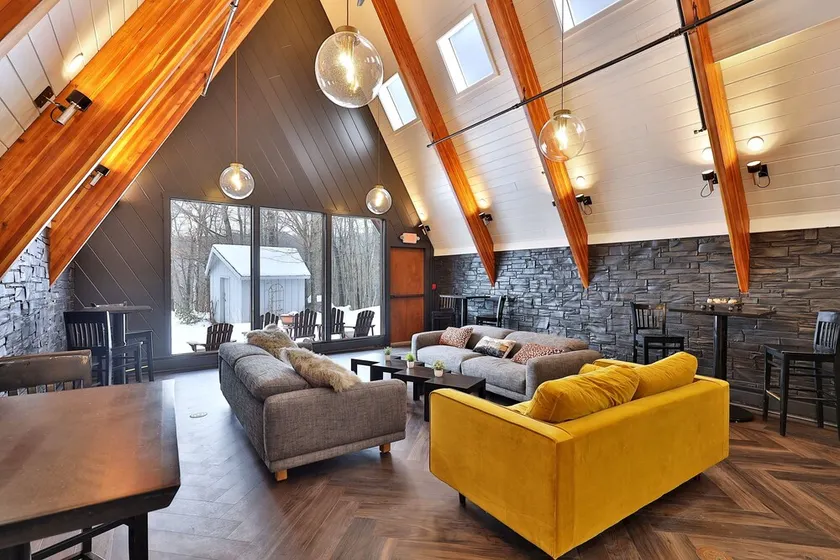 The Birch Ridge- American Classic Room #7 - King Suite in Killington, Hot Tub, home - Image 1