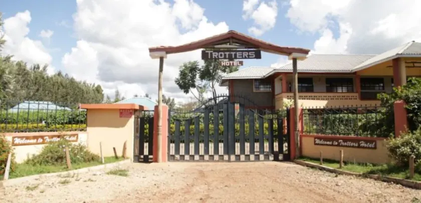 Trotters Hotel - Image 1