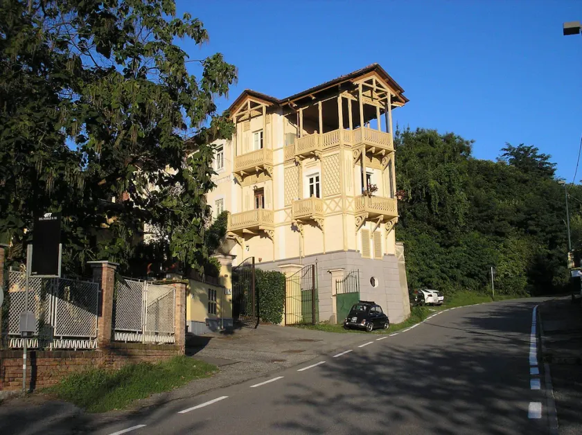 CHARME AND RELAX HISTORIC HOUSE ON THE HILL - Image 1