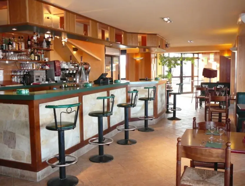 Relais des Cinq Routes - Image 1