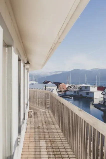 Scenic Bay Motel room 4 - Image 1