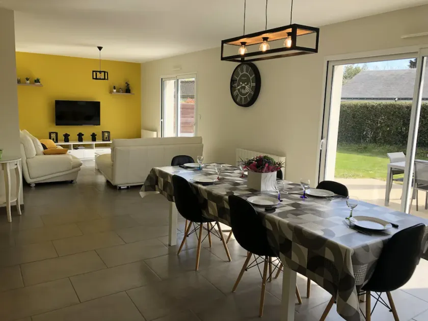Graziosa casa su giardino chiuso, vicino ai servizi di connessione Wi-Erdeven - Image 1