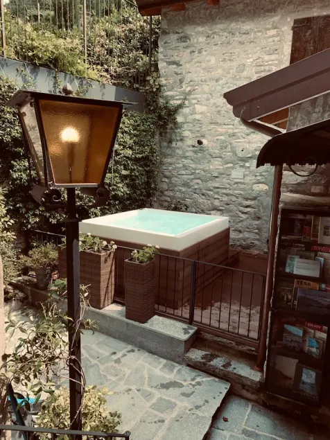 Il borghetto di Torno - Image 1