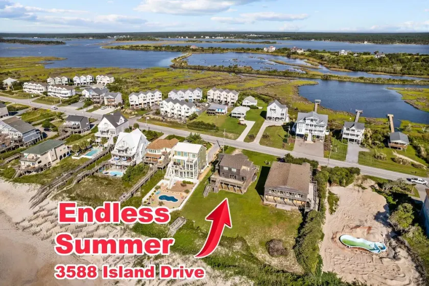 6BR Oceanfront House in North Topsail Beach - Sleeps 17 - Image 1