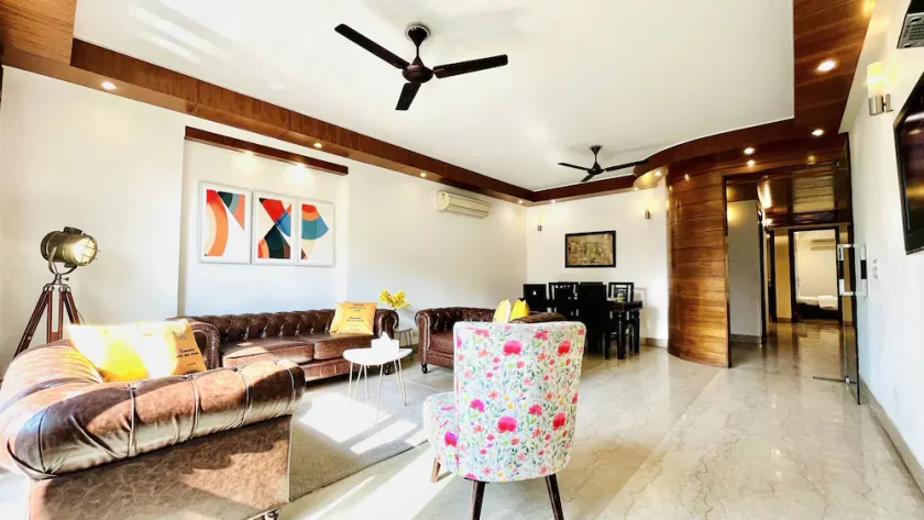 BluO 3BHK M Block Mkt - Lift, Balcony, Parking - Image 1