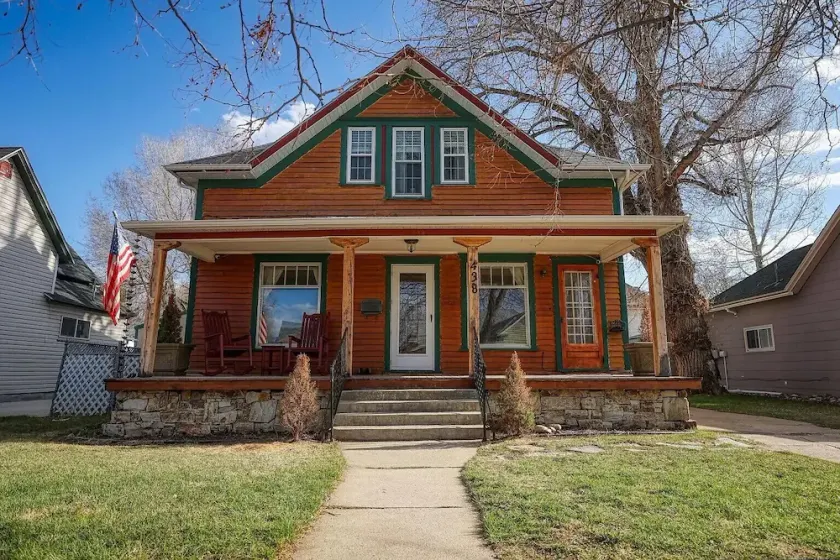 Walk to historic downtown, cozy, pets welcome! - Image 1