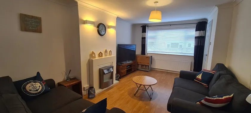 Entire 2 bed family home in Bridlington Old Town with a lovely year round garden - Image 1