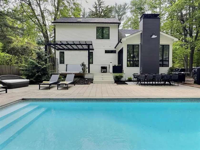Modern Luxury Home Pool & Spa at Warren Dunes - Image 1