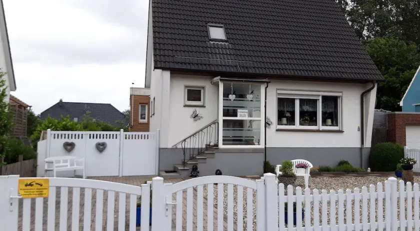 House Elfie - Image 1