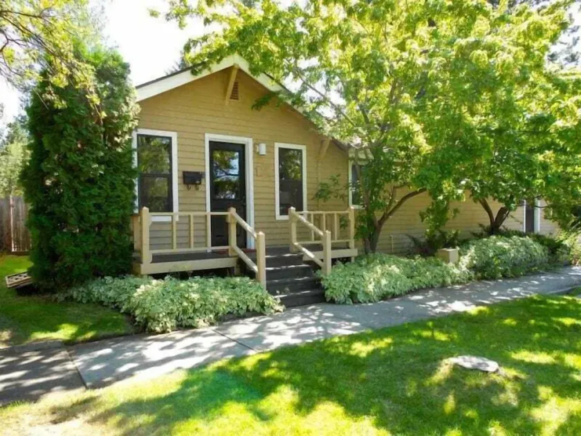 Bluebird Day - River Otter, Charming 1BR duplex in Old Downtown Bend - Image 1