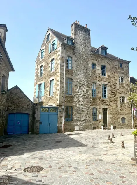 Mercier de Montigny - Les Chambres du Beffroi - SPA et Massage - Image 1