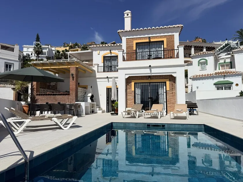 Villa \"Salida Del Sol\" with Sea & Mountain View, Heated Pool & Terrace - Image 1