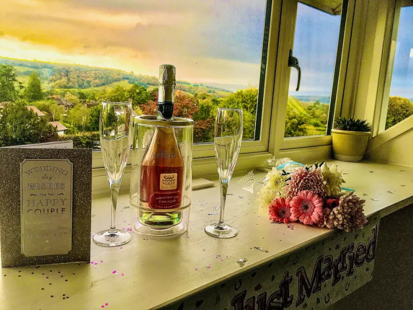3 bed private suite, sleeps up to 6, amazing views - Image 1