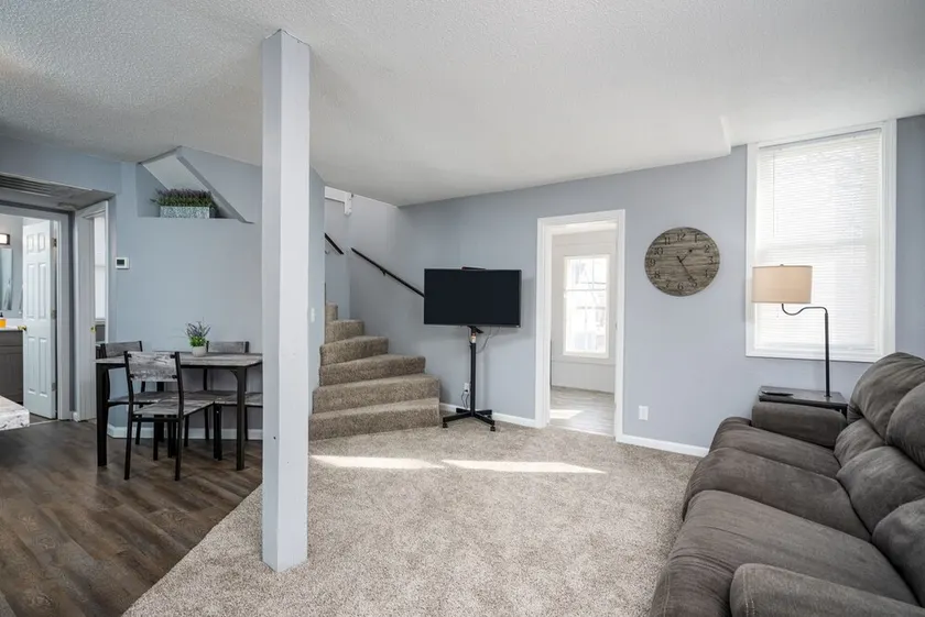 This property is conviently located in Lakeside, within minutes from the Lake. - Image 1
