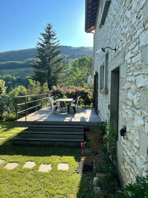 Magnificent renovated stone house -1st floor 70m², 5 pers - terrace - garden - Image 1