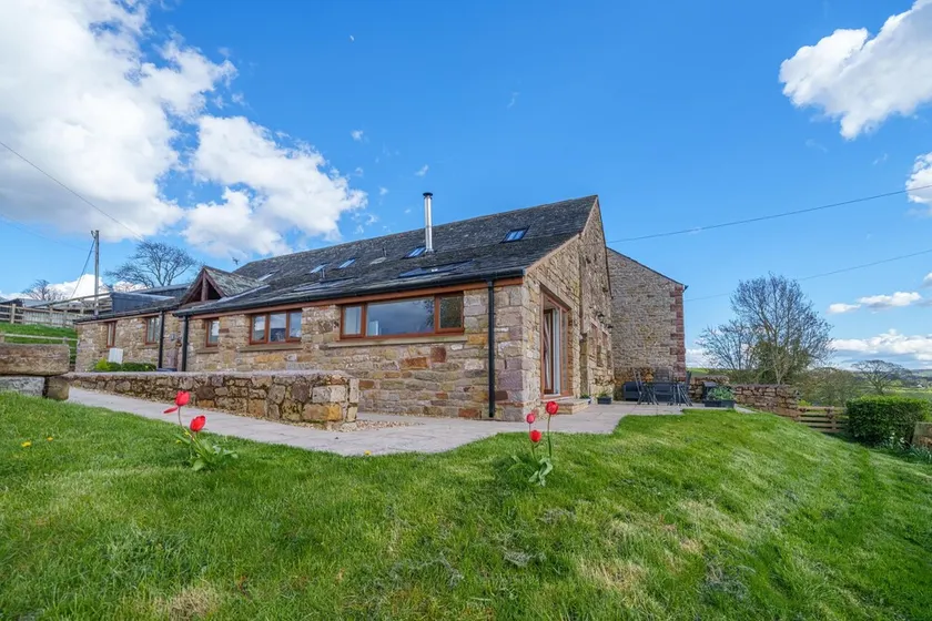 2 Peggies Barn - Image 1
