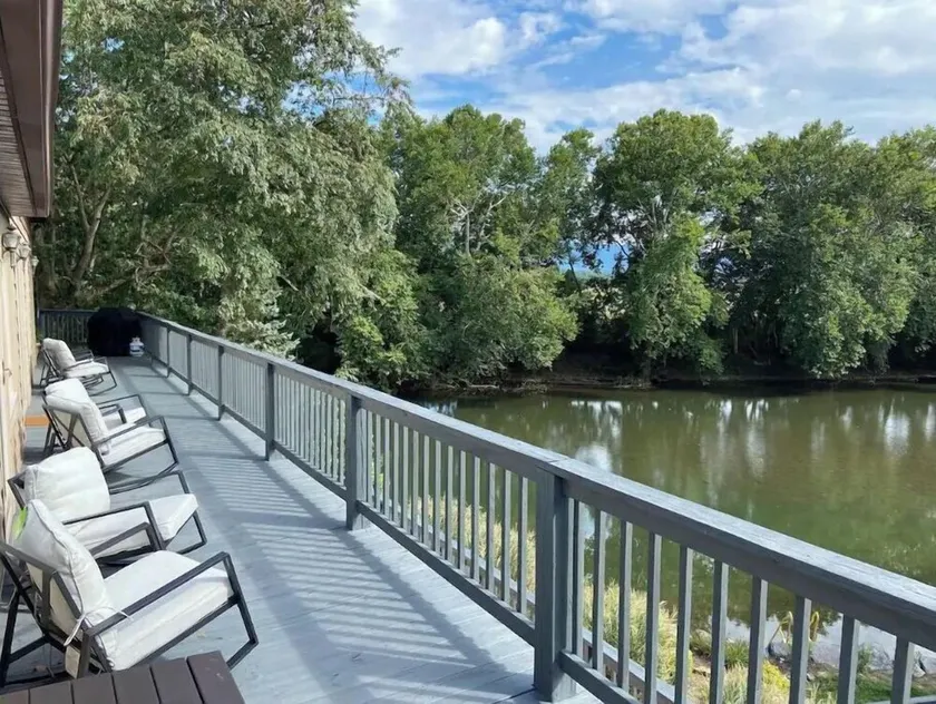 Unique River House on The Potomac - with Hot Tub - Image 1