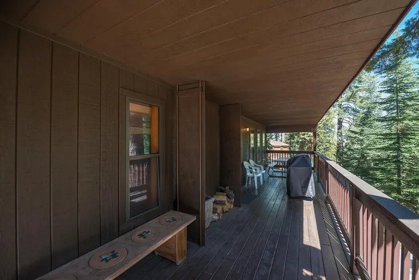 Quail Crossing Lodge har 3 soveværelser, 3 badeværelser, en tilgængelig enkelt kabine beliggende i Yosemite ... - Image 1