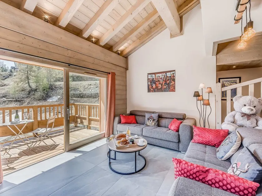 Premium Duplex Apartment 4* - 8 ppl, Ski-in/Ski-out, Parking, Pool - Image 1