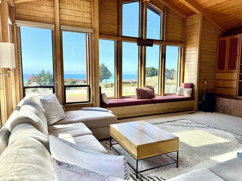 Private Ocean View Home with Private Beach Access - Image 1