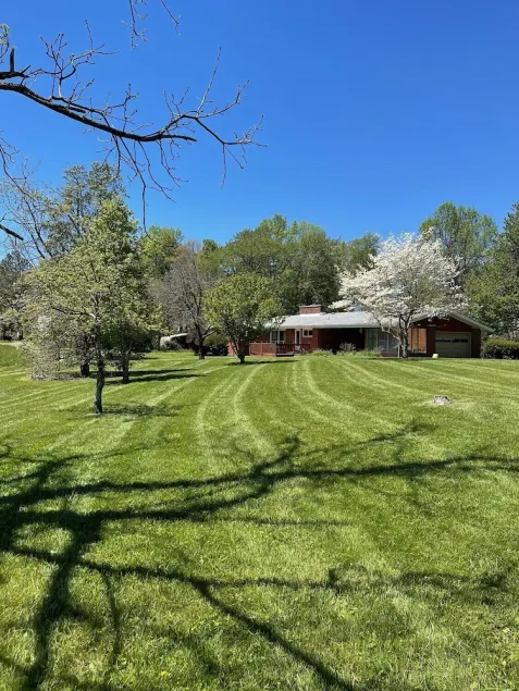 Close to town, the college and a beautiful serene surrounding - Image 1