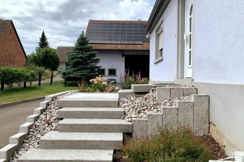 House MayFa - Image 1