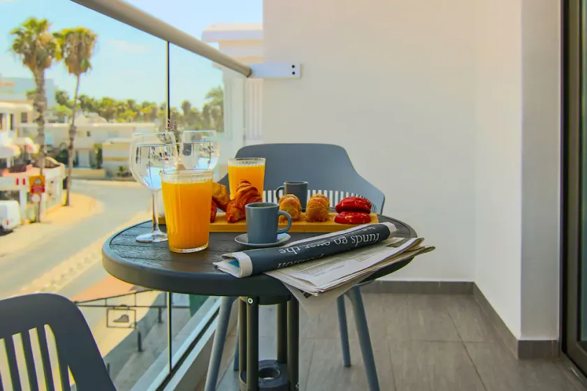 Phaedrus Living: Seaside Luxury Flat Athina 115 - Image 1