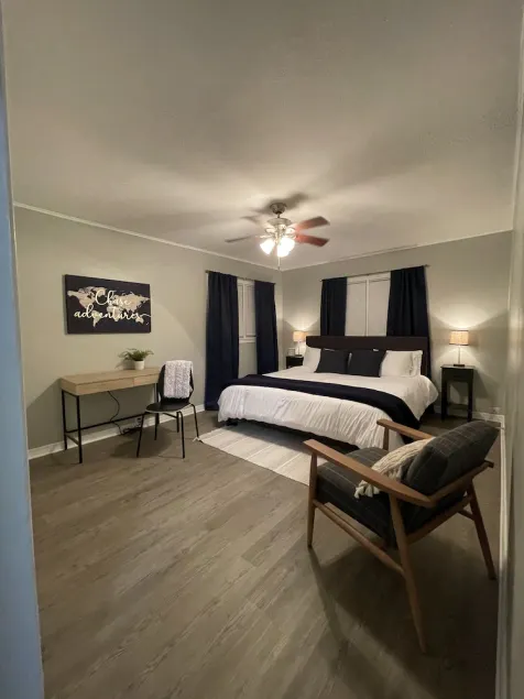 Cozy 2BR Lincoln House - Image 1