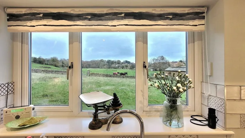 East Wing Cottage - Peaceful Village Retreat with Tennis Court Access - Image 1